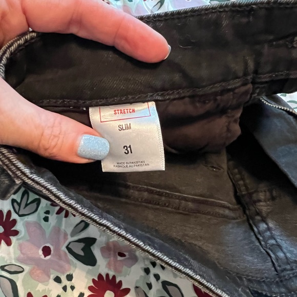 Men’s Denim shorts - Picture 3 of 3